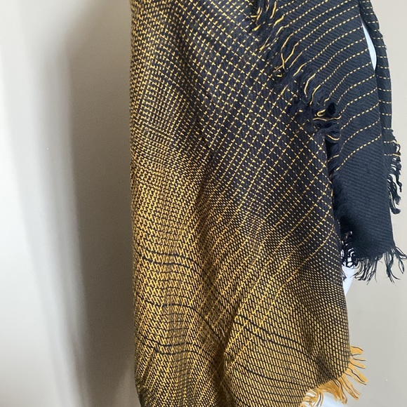 NWOT & Vintage Black & Mustard Warm Wrap with Fringe - Picture 2 of 9